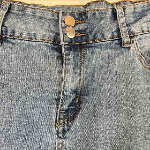 Lulus Flare Leg Light Wash Denim Jeans Size Large - Picture 5 of 6
